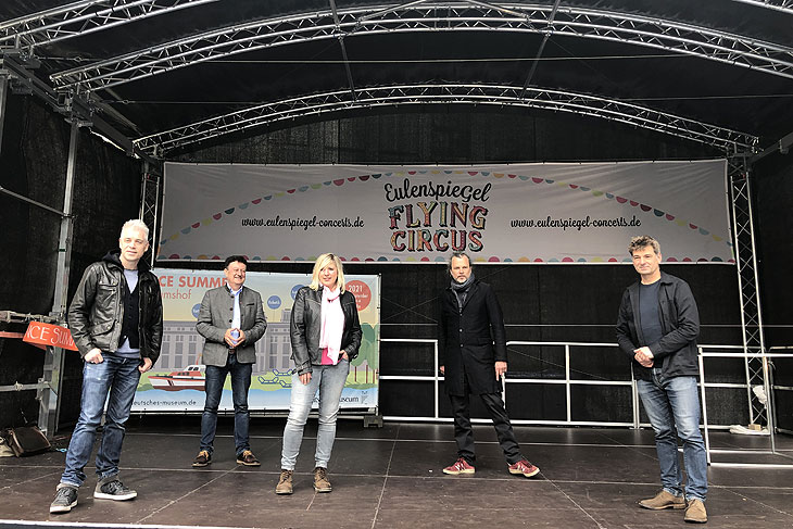 Comedian Michael Mittermaier, Generaldirektor Wolfgang M. Heckl , Singer / Sogwriterin Claudia Korack, Dreiviertelblut-Musiker Gerd Baumann und Eulenspiegel-Flying-Circus-Macher Till Hofmann (&copy;Foto: Martin Schmitz)